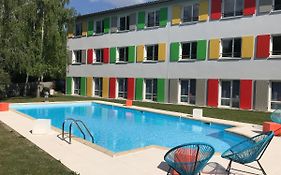 Hotel Full Colors